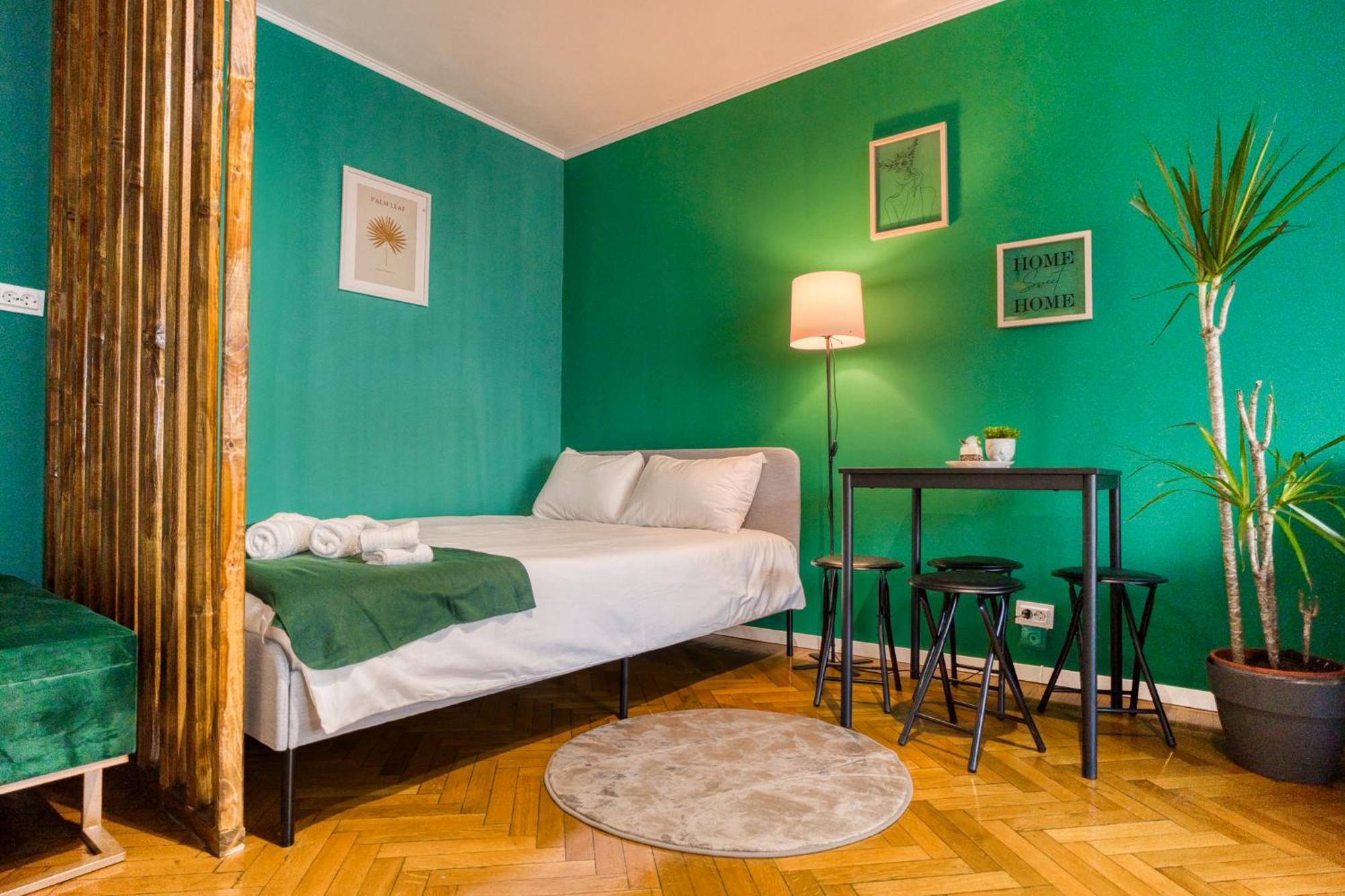 Hacienda Royal Palace - Central Designer Apartment ブカレスト エクステリア 写真
