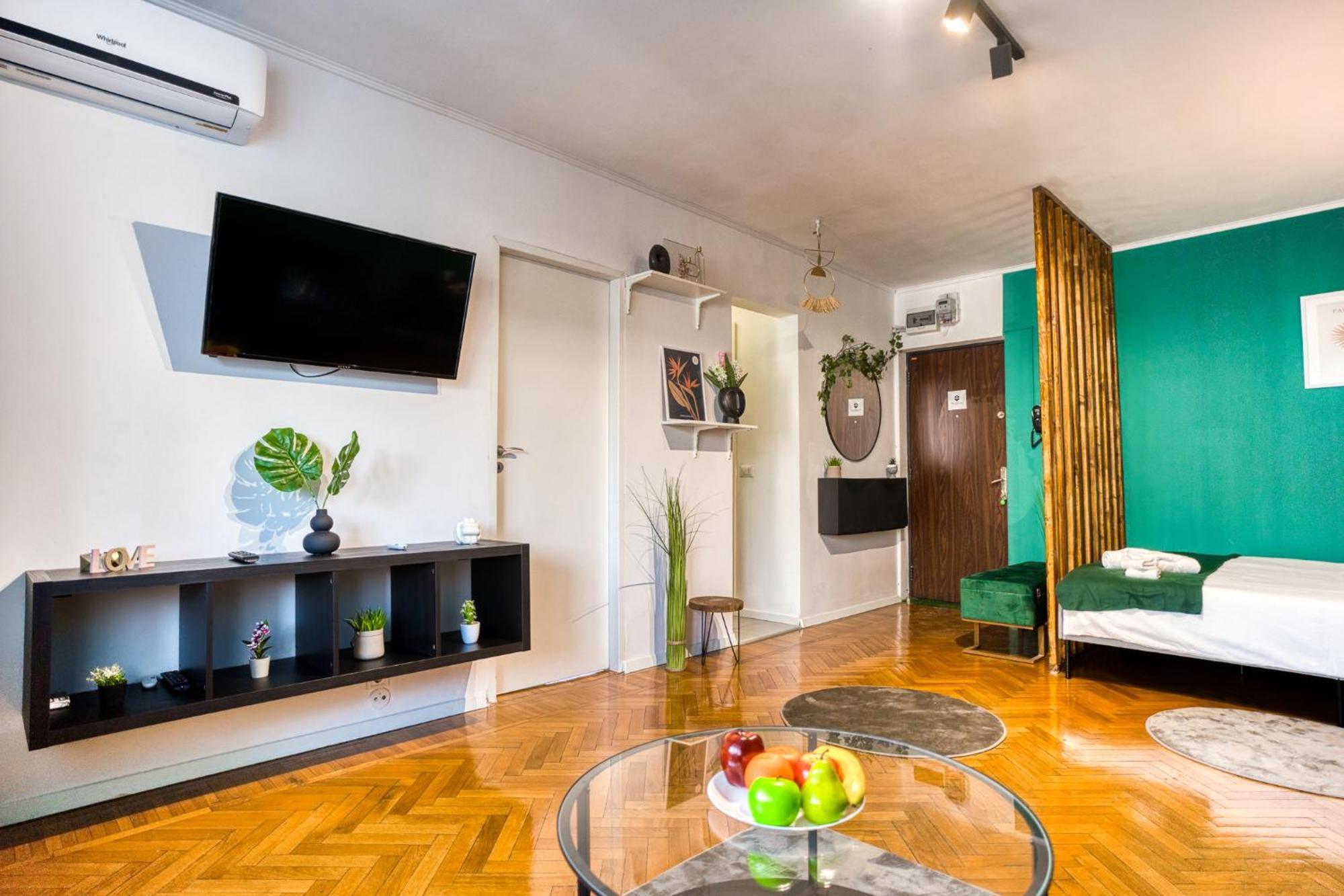 Hacienda Royal Palace - Central Designer Apartment ブカレスト エクステリア 写真
