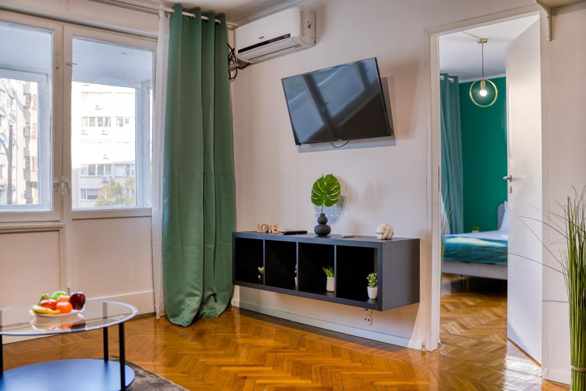 Hacienda Royal Palace - Central Designer Apartment ブカレスト エクステリア 写真